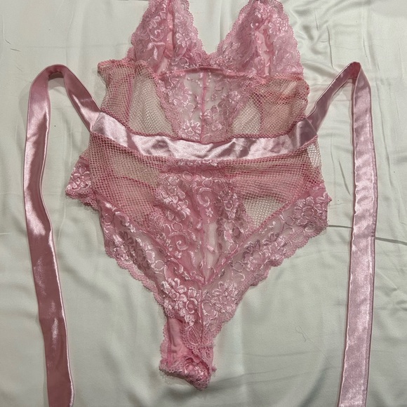 Pink lace teddy - Picture 2 of 2